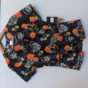 NEW Women's S Coco Scrub Top Tooniforms Disney Pixar Sugar Skulls Floral Guitars
